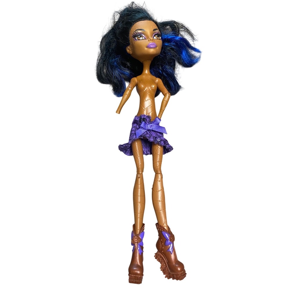 Monster High G1 Robecca Steam Doll Original Missing Hand With Skirt and Shoes